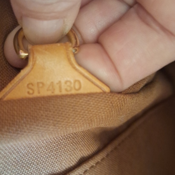 Louis Vuitton Monogram Canvas Tivoli GM Luxury - Picture 16 of 16